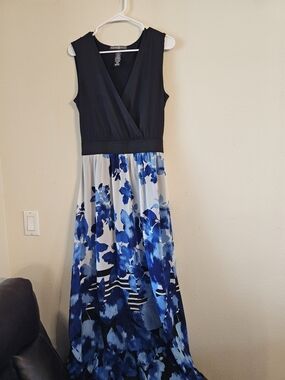 Signature Collection Sleeveless Navy & Blue Floral Maxi Dress